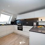 Ace - Loue - - Dichtbij En *