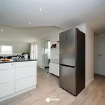 Ace - Loue - - Dichtbij En Apartment